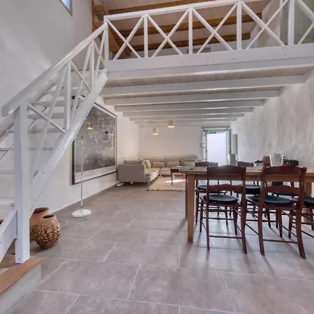 Casa Amaris - Award-winning Canarian House By Lanzarote * Haría